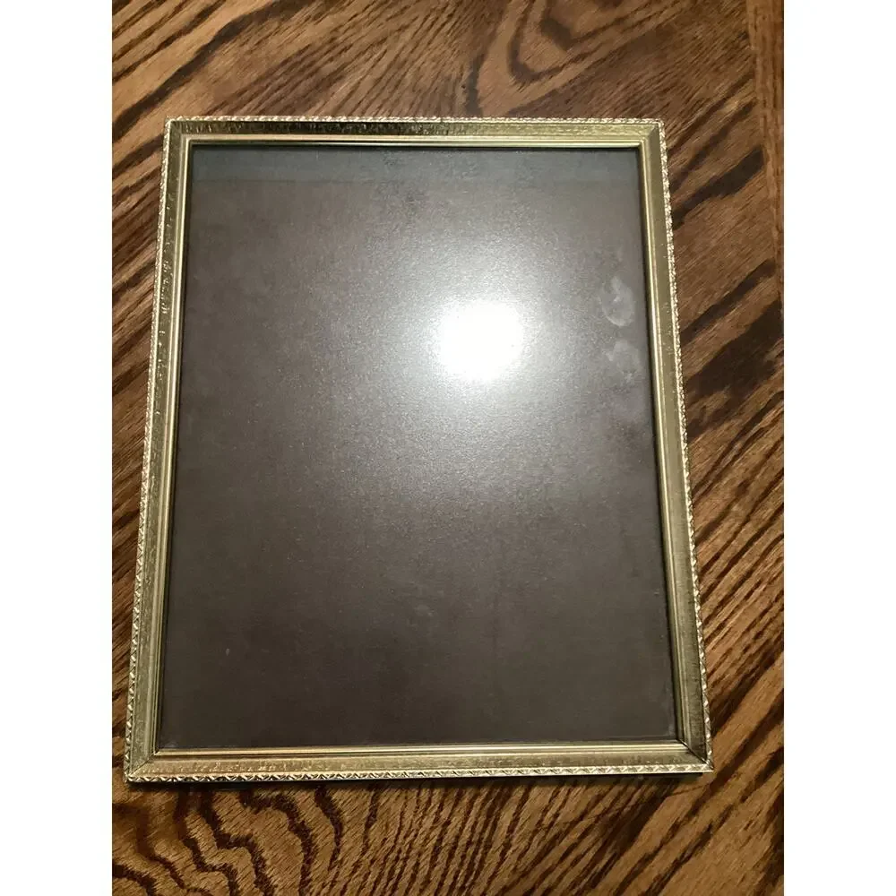 N/A 8x10 frames